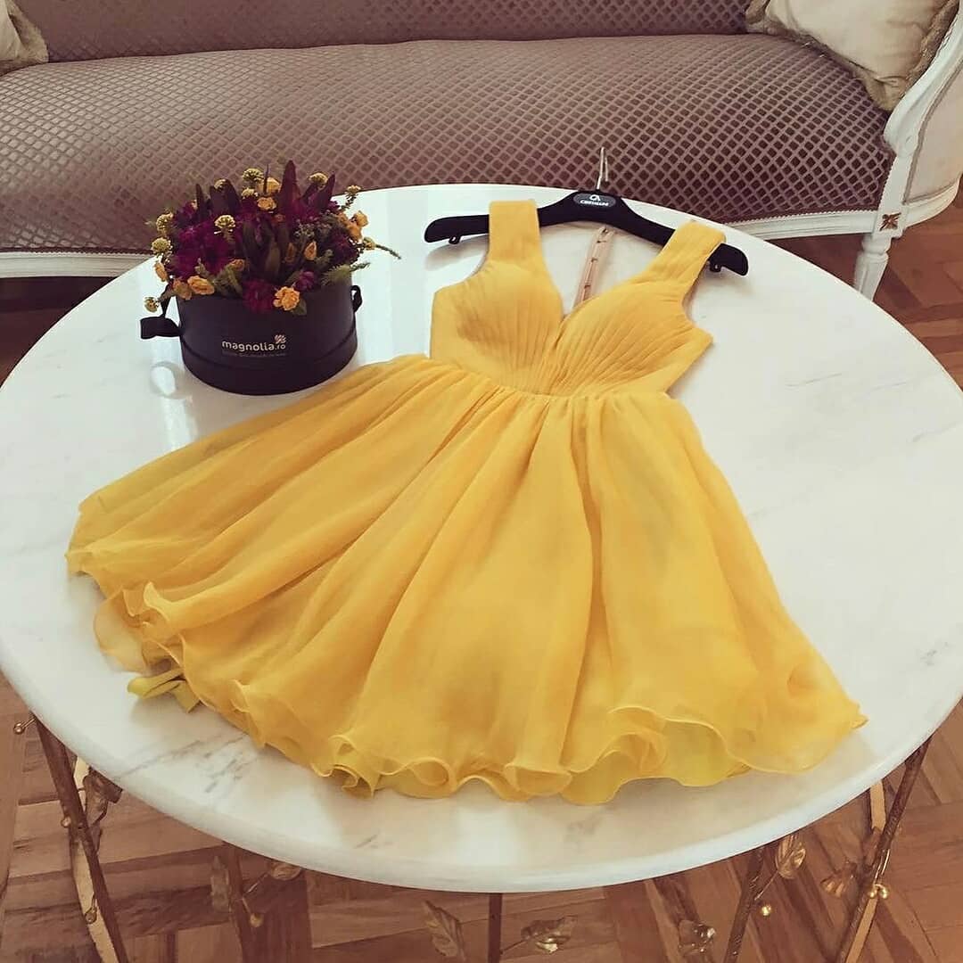 A-line V-neck Cap Sleeves Mini Bridesmaid Dress 3
