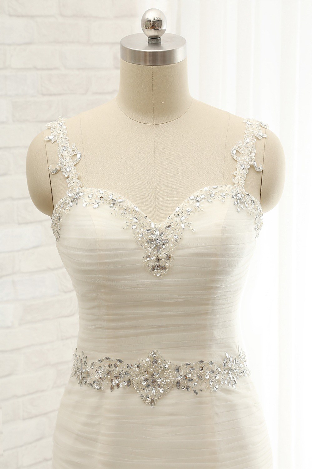 Mermaid Straps Sleeveless Floor-length Tulle Wedding Dress With Sequins 4