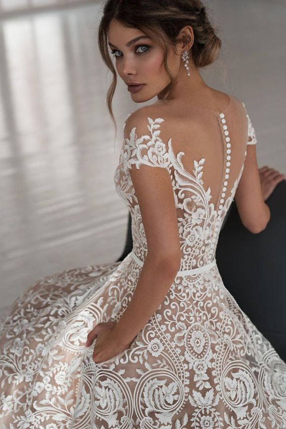 A-line Sweetheart Neck Sleeveless Court Train Lace Wedding Dress With Pearls 5