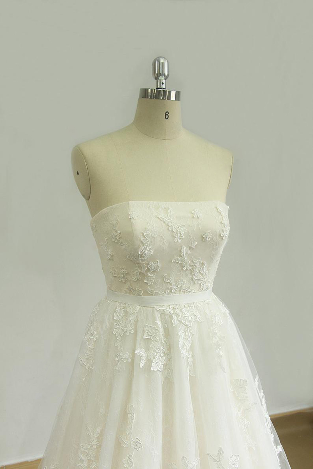 A-line Strapless Sleeveless Floor-length Tulle Bridal Attire With Appliques 3