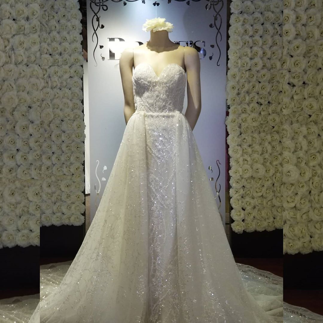 Column Strapless Sweetheart Neck Detachable Train Lace Wedding Gown With Lace 2