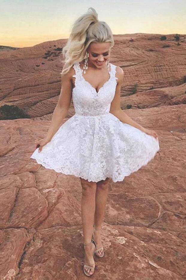 A-line Sweetheart Neck Sleeveless Knee-length Lace Homecoming Gown With Ruffles 2