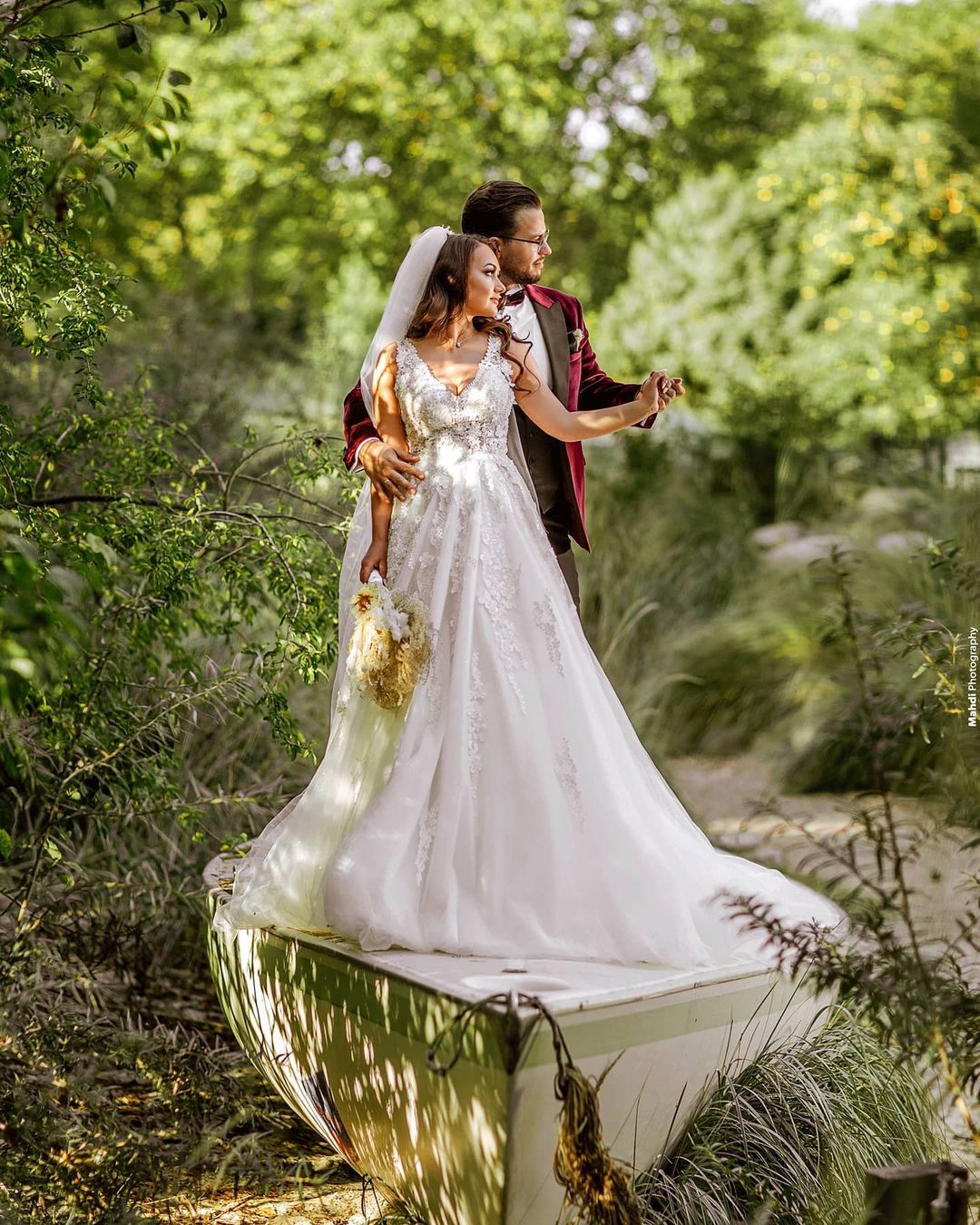 A-line V-neck Sleeveless Court Train Lace Bridal Gown With Lace 3