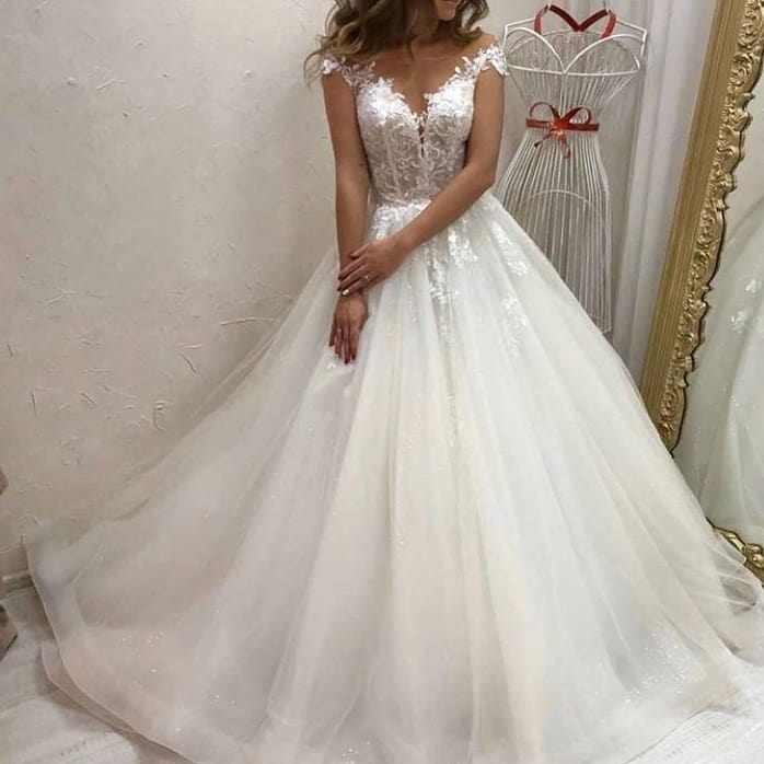 A-line Sweetheart Neck Sleeveless Court Train Tulle Bridal Gown With Lace 3