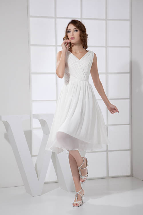 A-line V-neck Sleeveless Knee-length 30D Chiffon Bridesmaid Dress With Ruffles 3