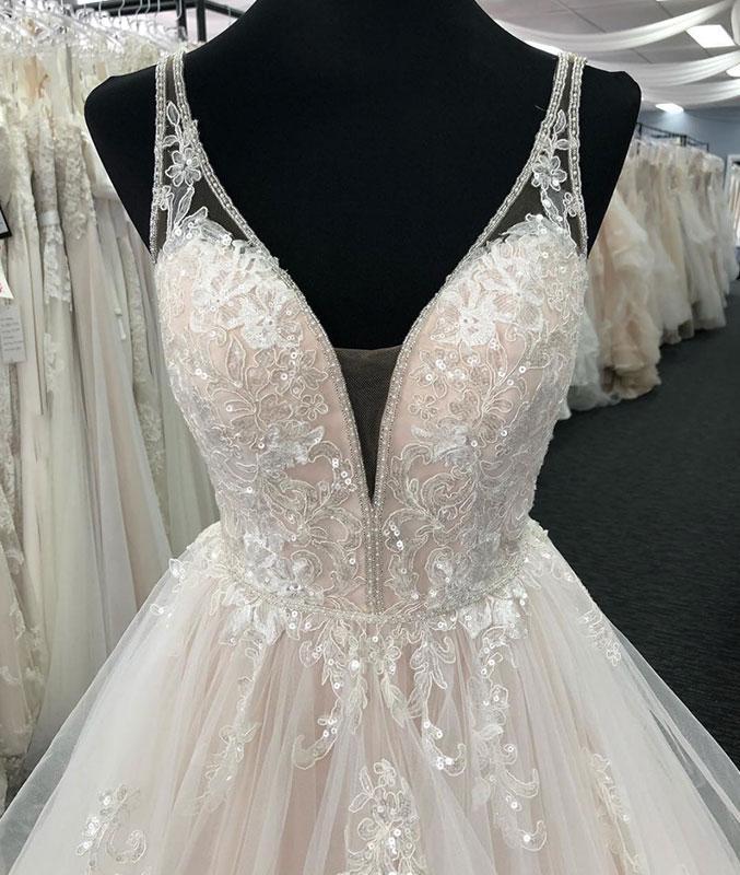 A-line V-neck Sleeveless Floor-length Tulle Wedding Dress 3