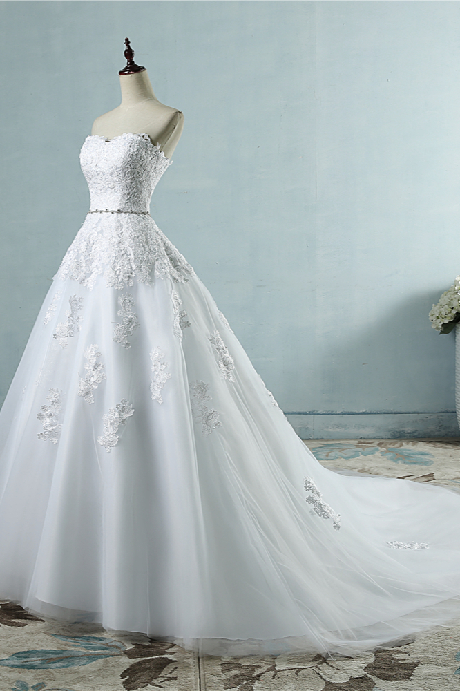 A-line Sweetheart Neck Sleeveless Floor-length Tulle Wedding Dress With Appliques 3