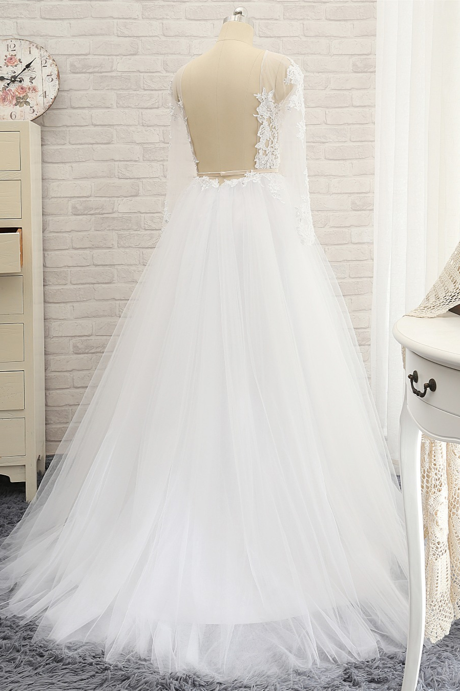 A-line Jewel Neck Long Sleeves Floor-length Tulle Wedding Dress With Appliques 2