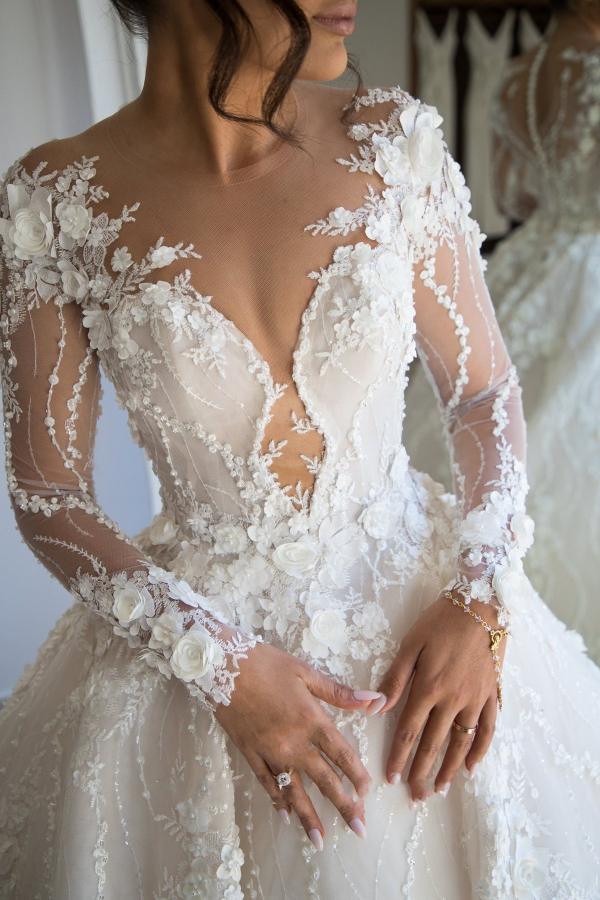 A-line Sweetheart Neck Long Sleeves Chapel Train Lace Wedding Gown With Lace 4