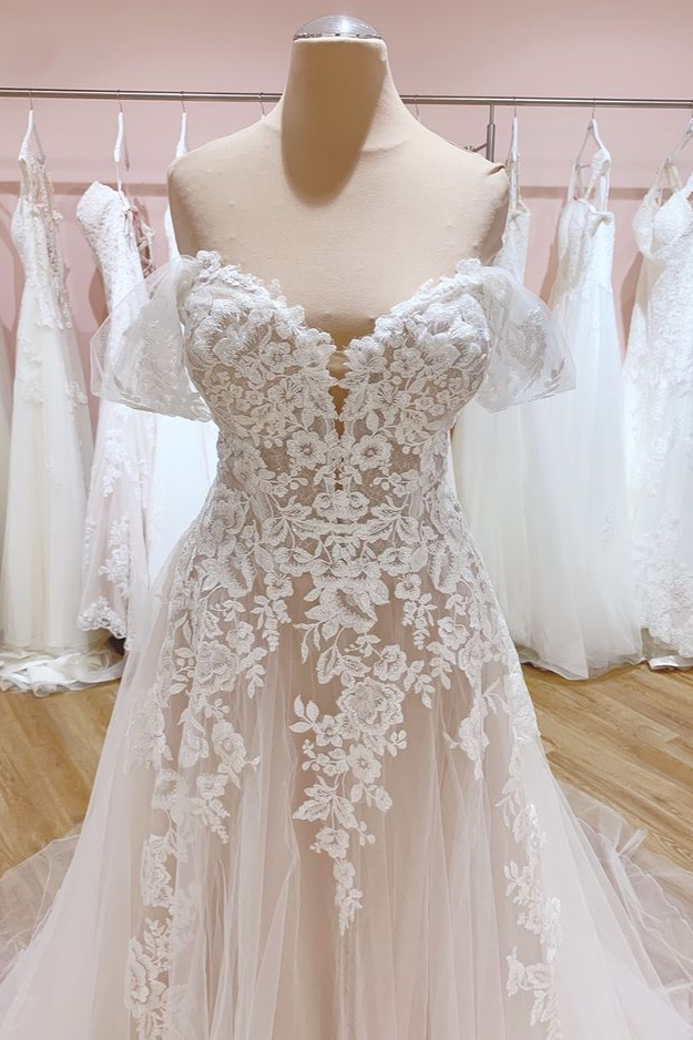 A-line Sweetheart Neck Sleeveless Sweep / Brush Train Tulle Wedding Dress With Lace 3