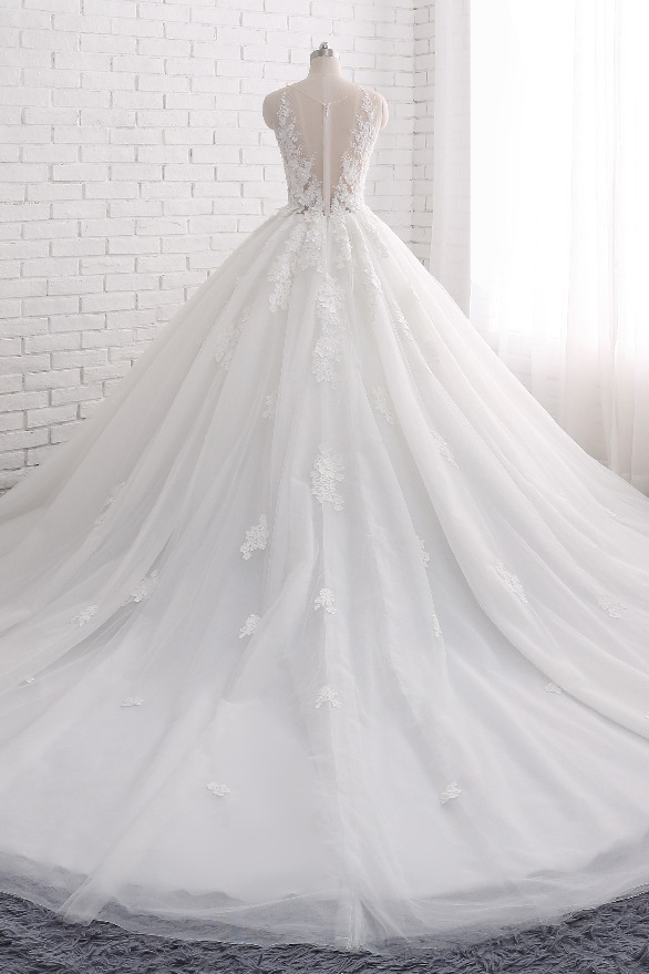 A-line Jewel Neck Sleeveless Court Train Tulle Wedding Gown With Appliques 2