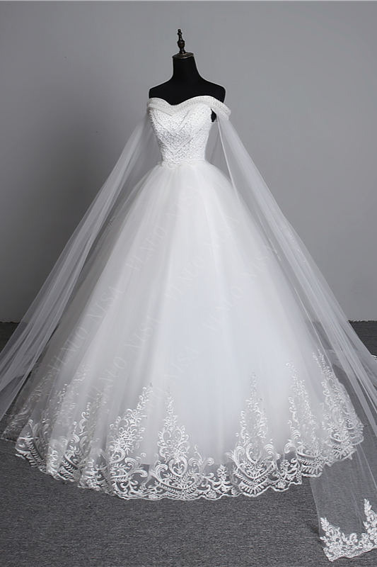 Ball Gown Bateau Neck Floor-length Tulle Wedding Dress With Appliques 4