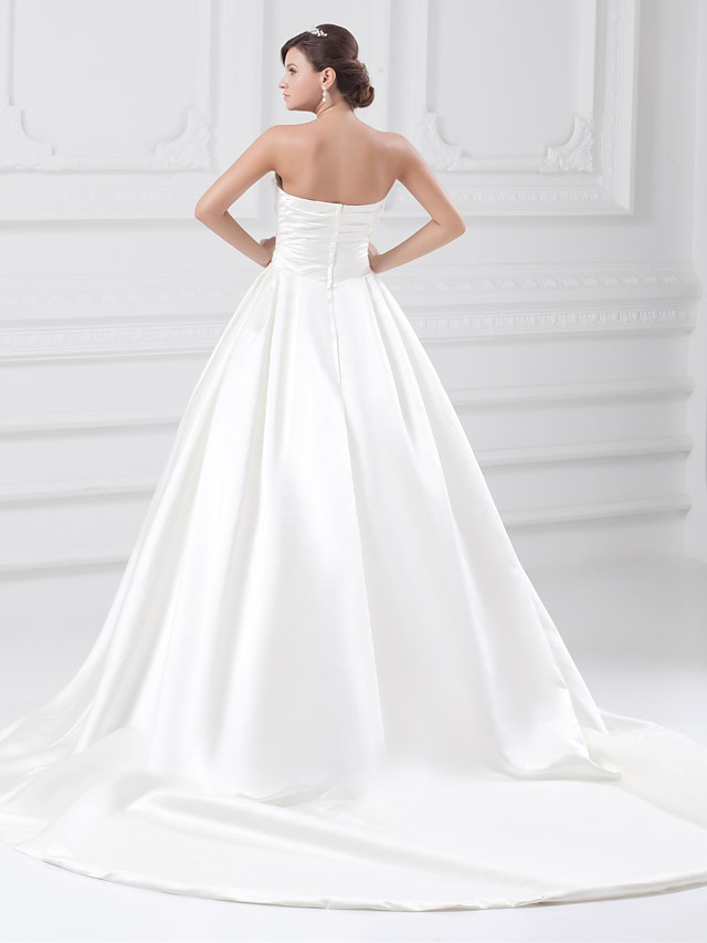 Ball Gown Strapless Sleeveless Tulle Bridal Gown With Court Train 4
