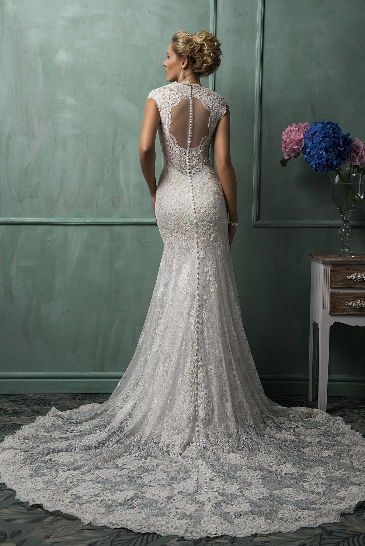 Mermaid V-neck Sleeveless Sweep / Brush Train Bridal Dress With Lace 2