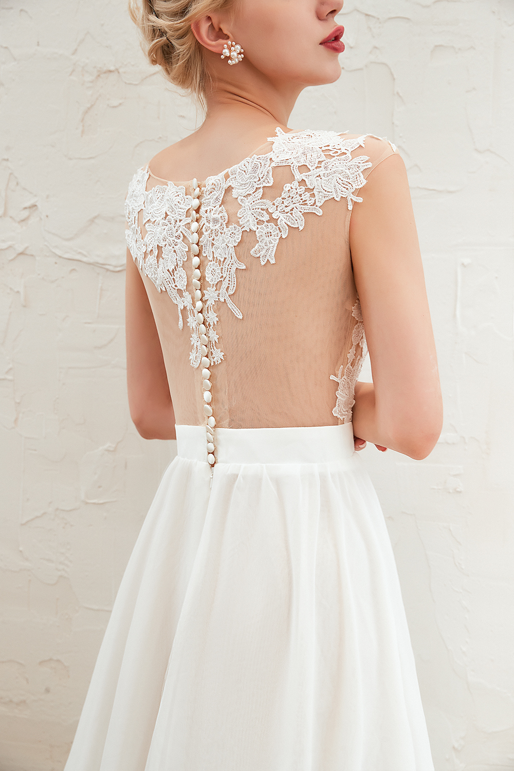 A-line Jewel Neck Half-Sleeves Chapel Train Tulle Bridal Gown With Lace 2