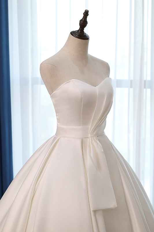 A-line Sweetheart Neck Floor-length Satin Bridal Dress 5