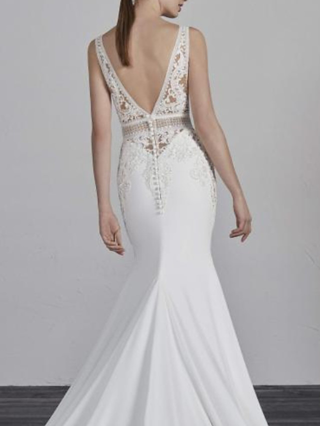 Mermaid V-neck Court Train Tulle Wedding Dress With Buttons 2