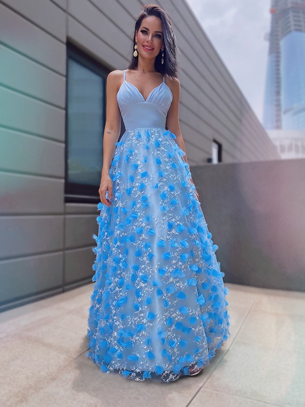 Ball Gown V-neck Long Sleeves Floor-length Lace Formal Dress With Lace 2
