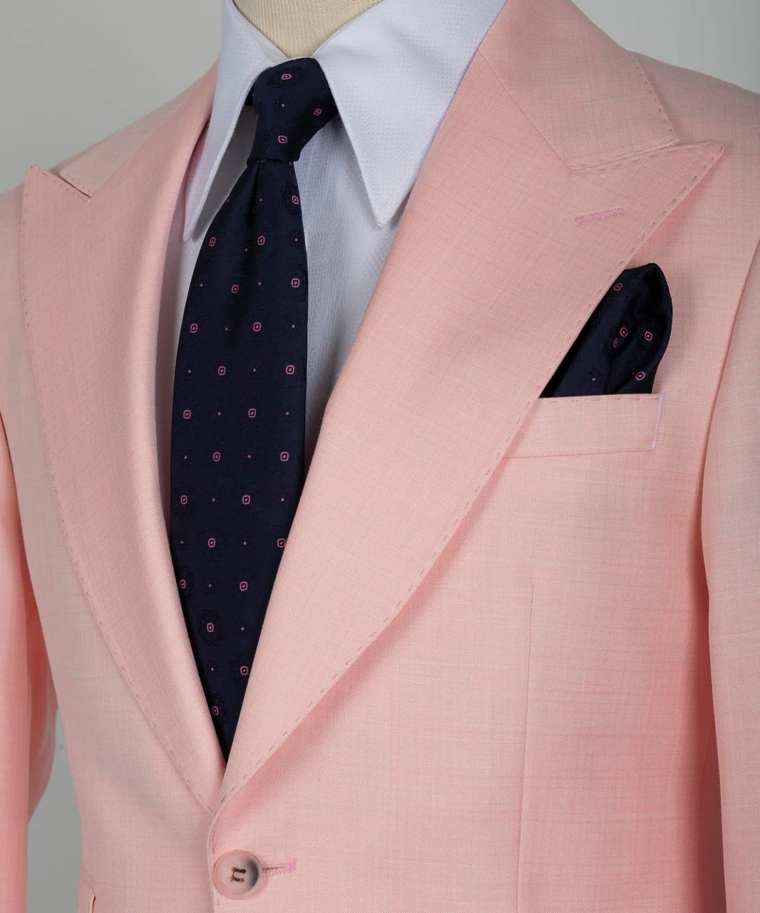 Pink Three Pieces Slim Fit Men Suit 3