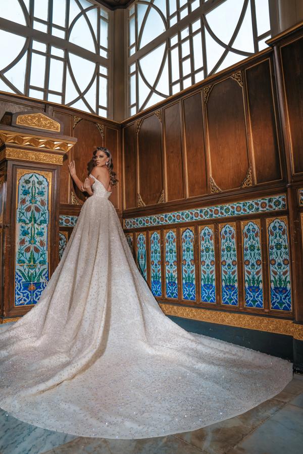 Ball Gown Off-the-shoulder Sleeveless Chapel Train Lace Bridal Gown With Appliques 4