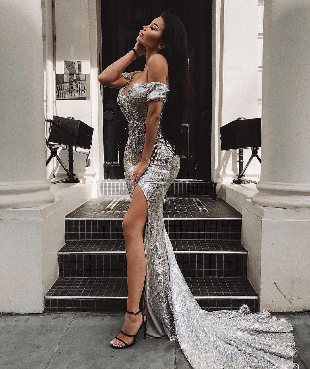 Column Off-the-shoulder Sleeveless Sweep / Brush Train Prom Dress With Sequins 2