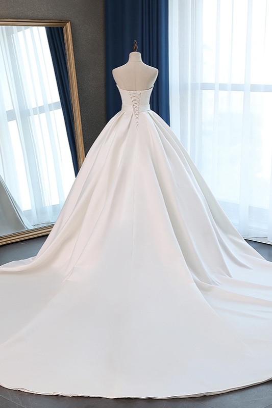 A-line Sweetheart Neck Floor-length Satin Bridal Dress 2