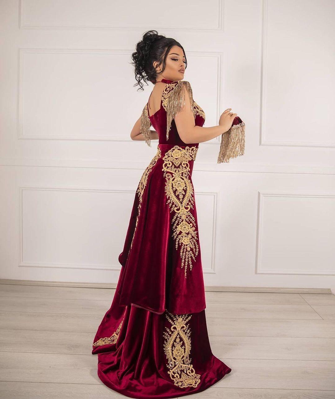 Mermaid Straps Sleeveless Sweep / Brush Train Velvet Prom Gown With Lace 2