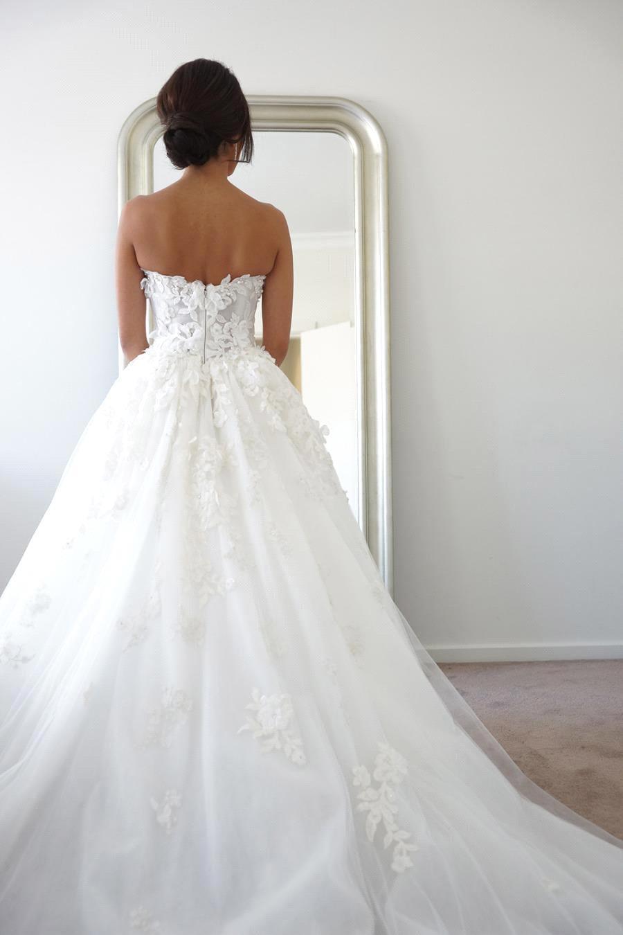 A-line Sweetheart Neck Sleeveless Court Train Tulle Bridal Gown With Appliques 2