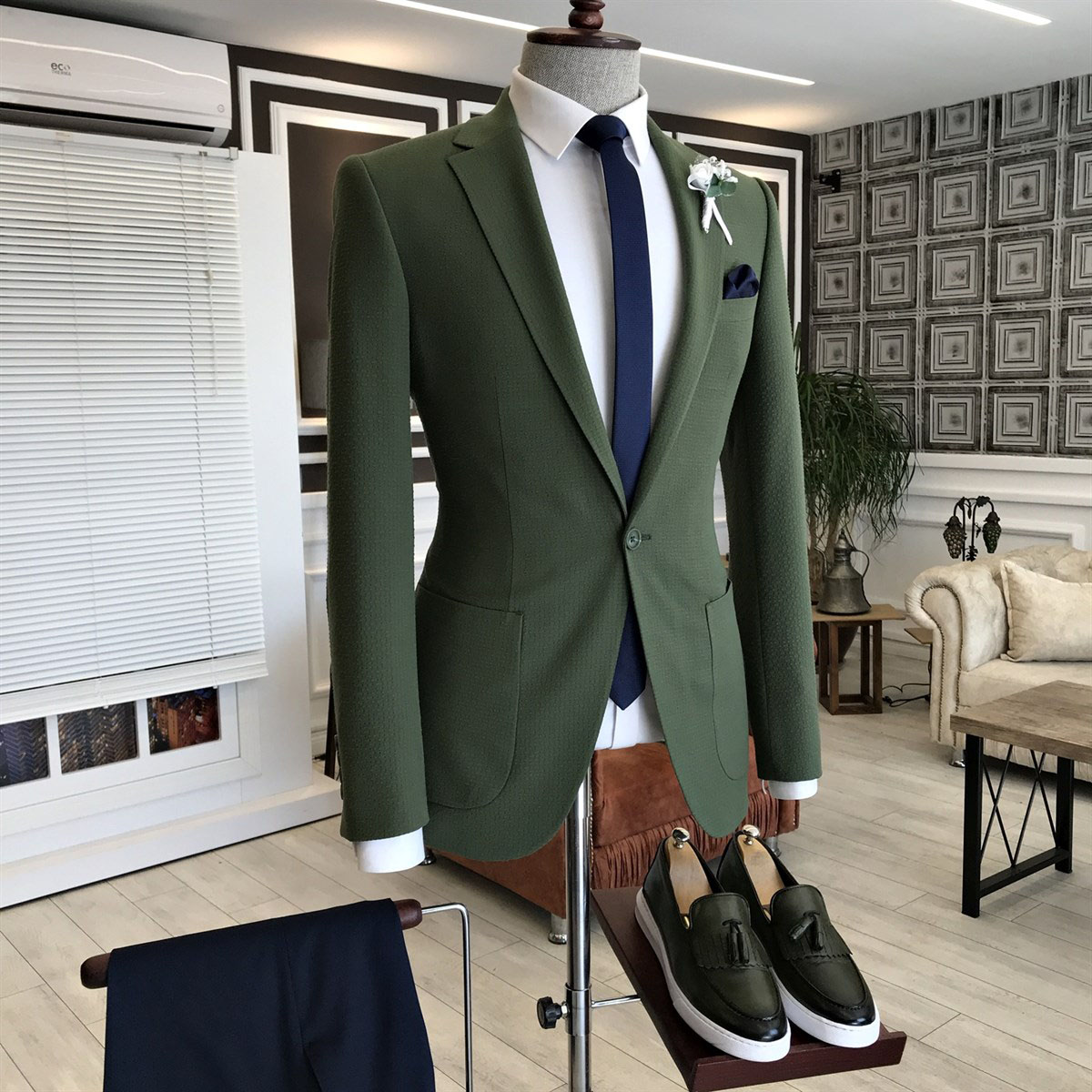 Dark Green Prom Suit with Notched Lapel 2