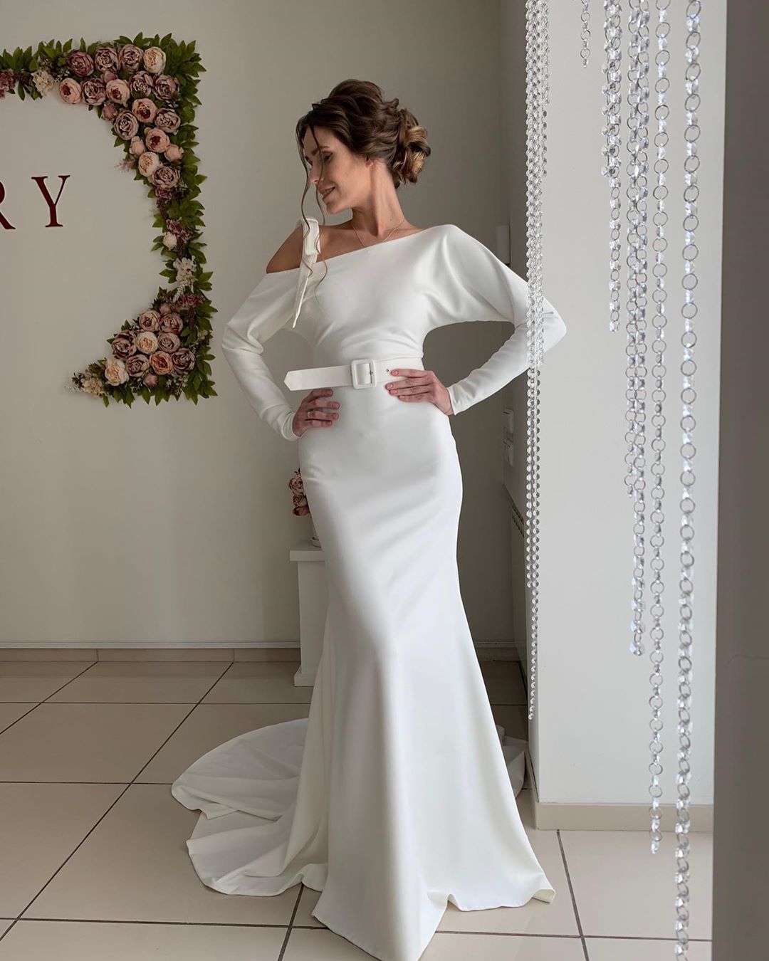 Column Long Sleeves Floor-length Satin Wedding Dress 3