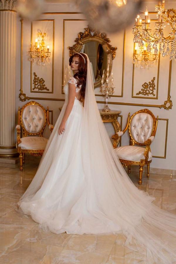 A-line High Neck Long Sleeves Chapel Train Tulle Bridal Gown With Appliques 2