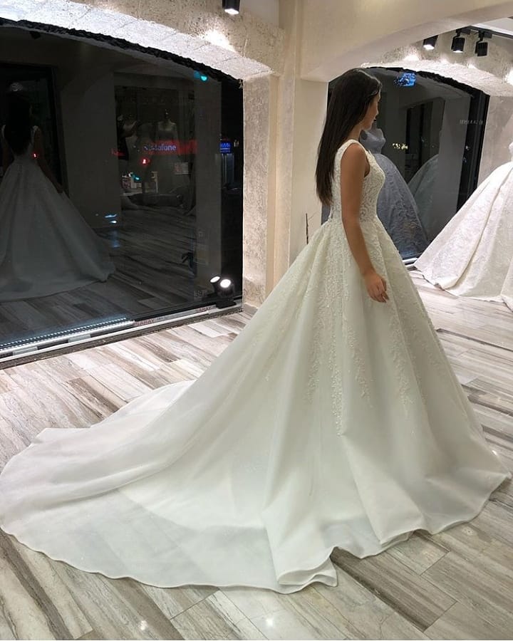 A-line V-neck Sleeveless Court Train Organza Bridal Gown With Lace 3