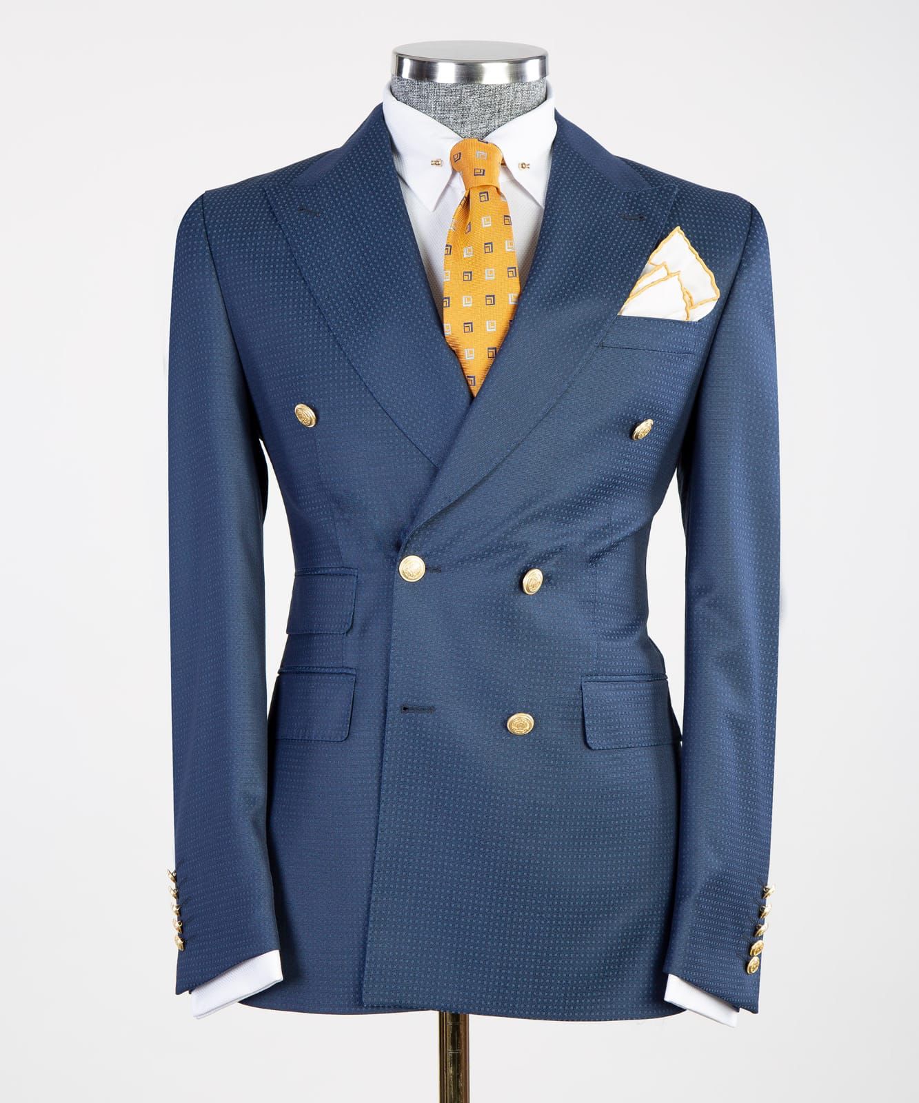 Navy Double Breasted Bespoke Men Suit with Peaked Lapel 4