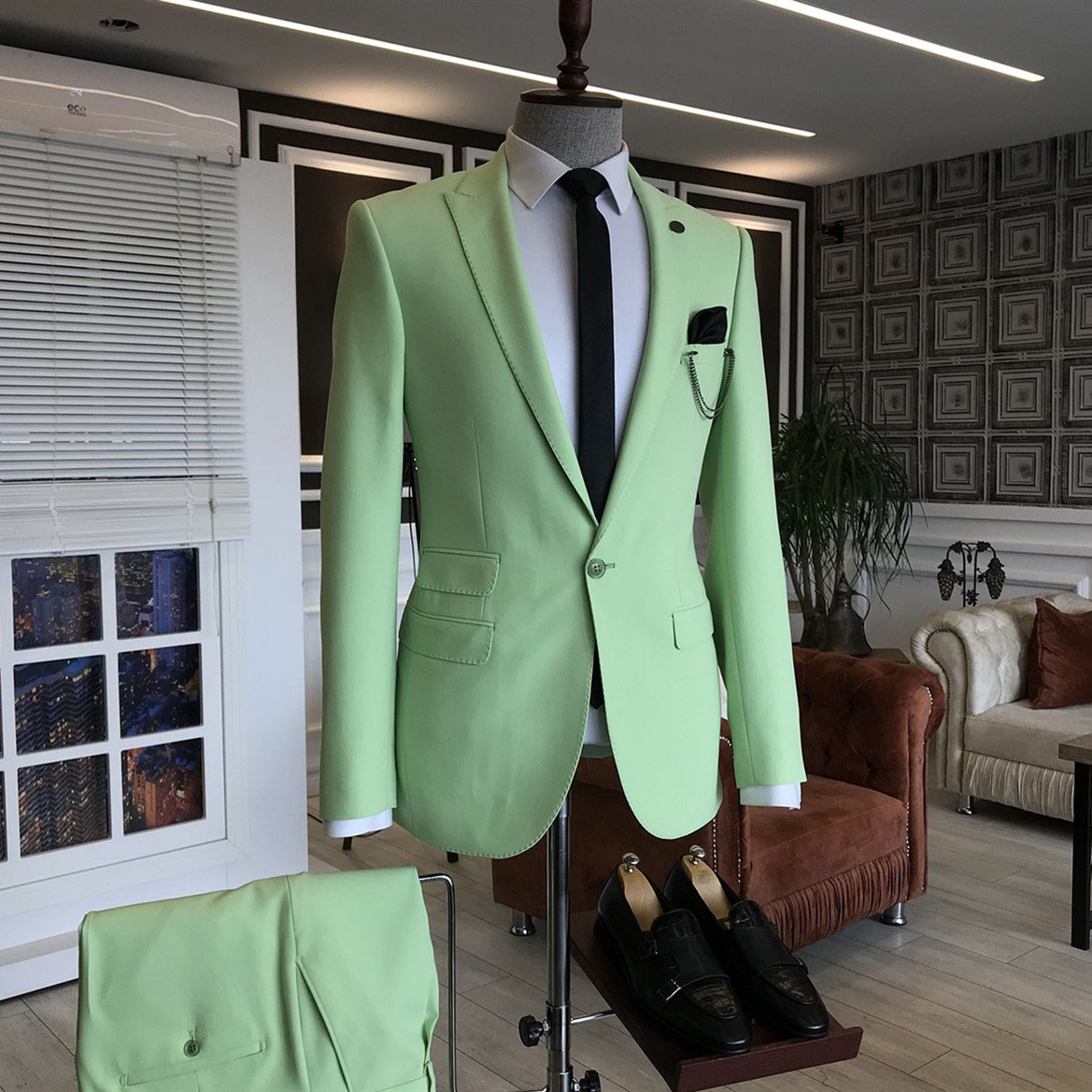 Light Green Suit with Peaked Lapel 2