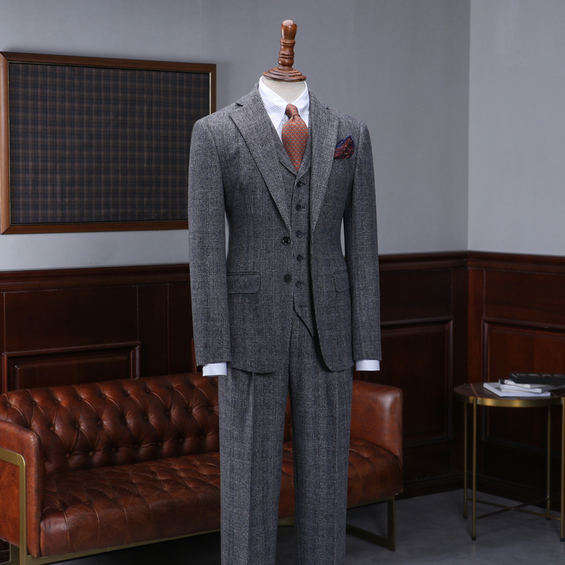 Dark Gray Plaid Business Suit For Men 2