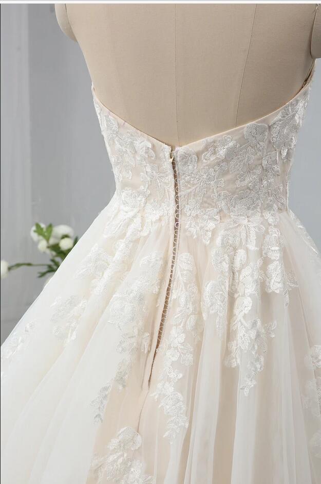 A-line Sweetheart Neck Sleeveless Sweep / Brush Train Lace Wedding Gown With Lace 4