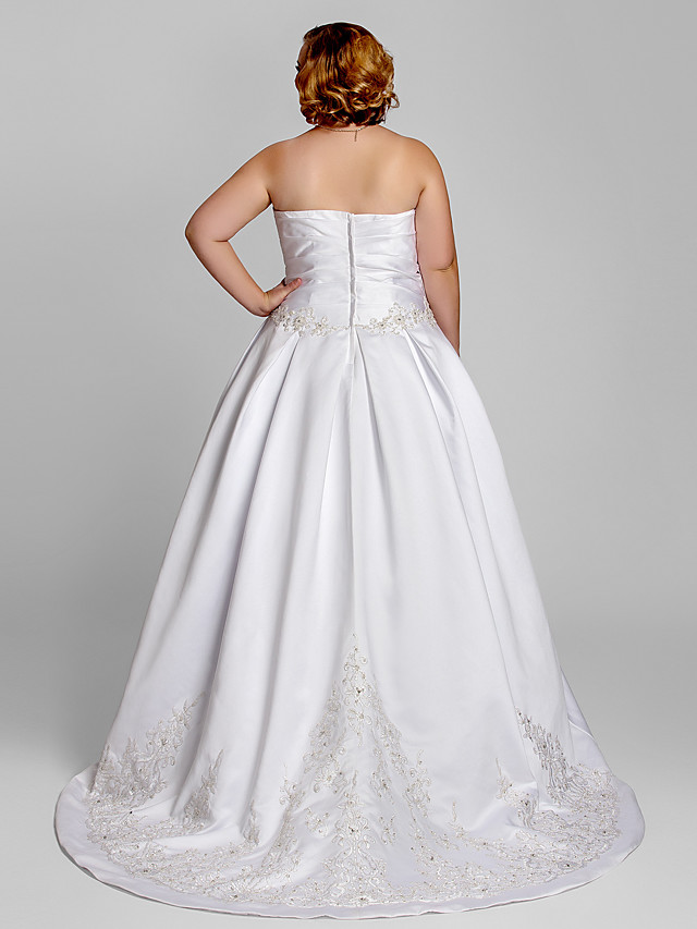 A-line Strapless Tulle Wedding Gown With Court Train 4