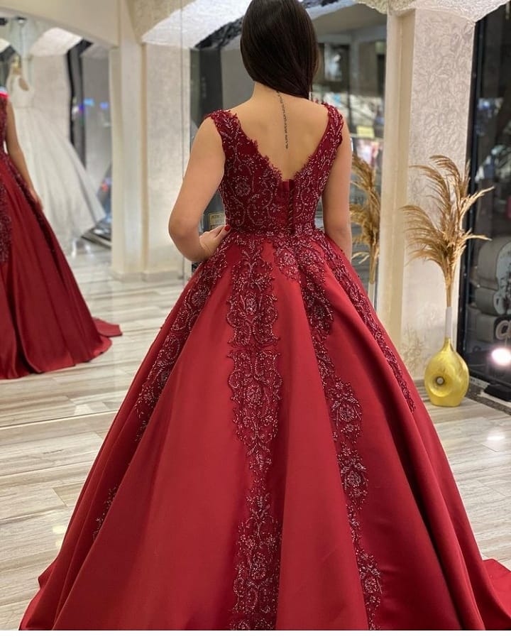 A-line V-neck Sleeveless Court Train Satin Wedding Gown With Lace 2