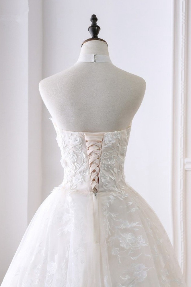 A-line Halter-neck Sleeveless Floor-length Tulle Bridal Gown With Appliques 5