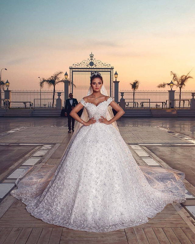 Ball Gown Off-the-shoulder Sleeveless Sweep / Brush Train Wedding Gown With Appliques 2