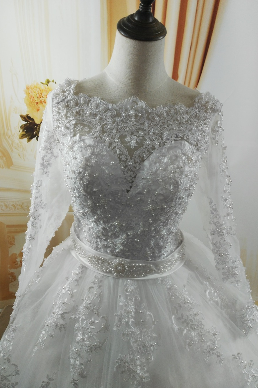 A-line Long Sleeves Floor-length Tulle Wedding Dress With Lace 3