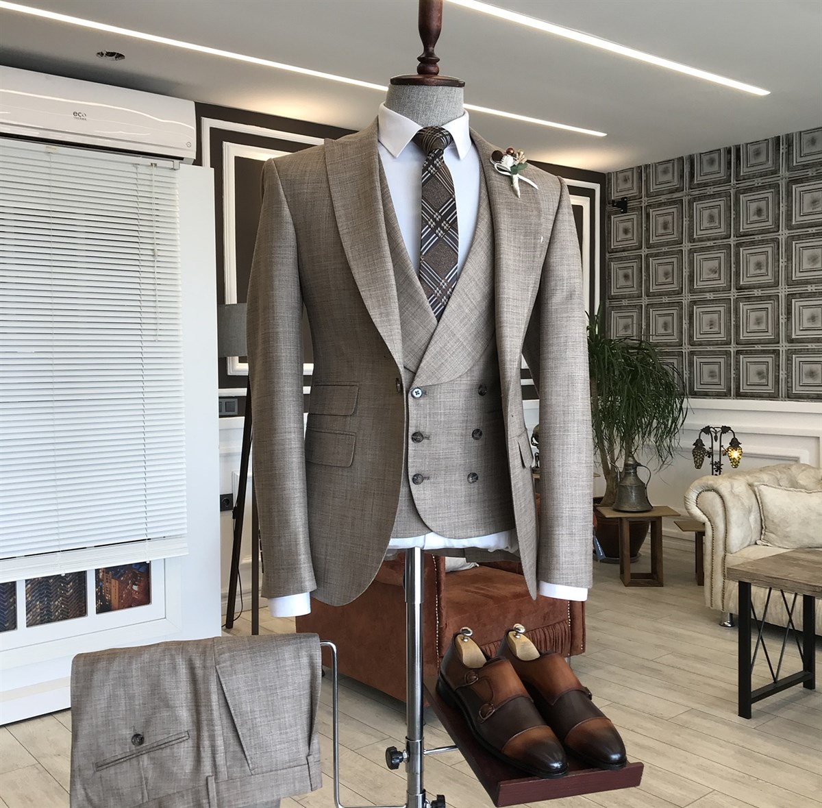 Light Coffee Plaid Double Breasted Business Suit 2