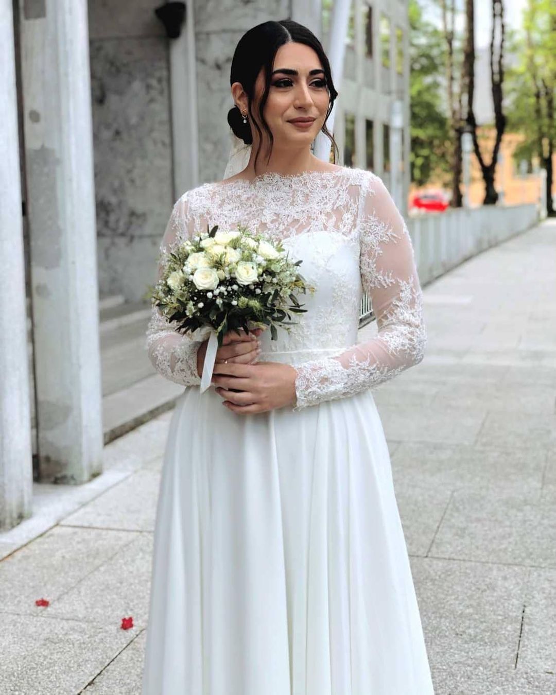 Column Straps Sweetheart Neck Long Sleeves Chapel Train 100D Chiffon Bridal Gown With Lace 3