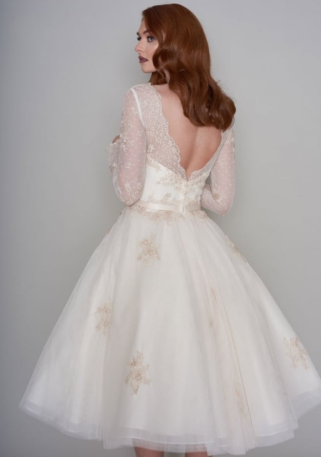 A-line V-neck Long Sleeves Tea-length Tulle Wedding Dress With Lace 7