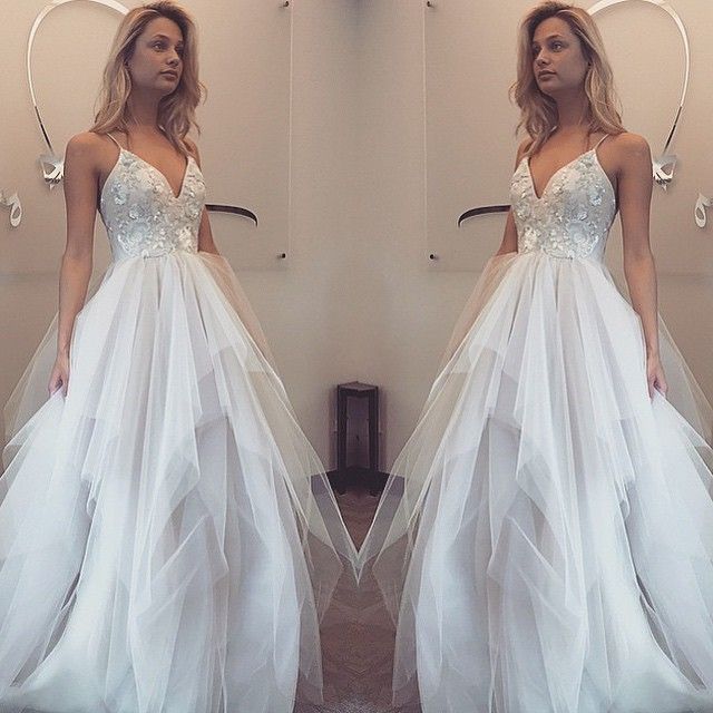 A-line Spaghetti Straps Sleeveless Sweep / Brush Train Tulle Evening Dress With Appliques 1