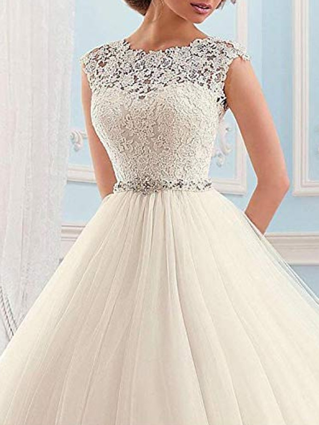 Ball Gown Cap Sleeves Sweep / Brush Train Tulle Wedding Gown With Buttons 3