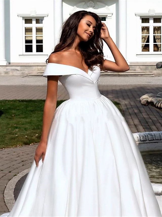 A-line Short Sleeves Tulle Wedding Gown With Cathedral Train 3