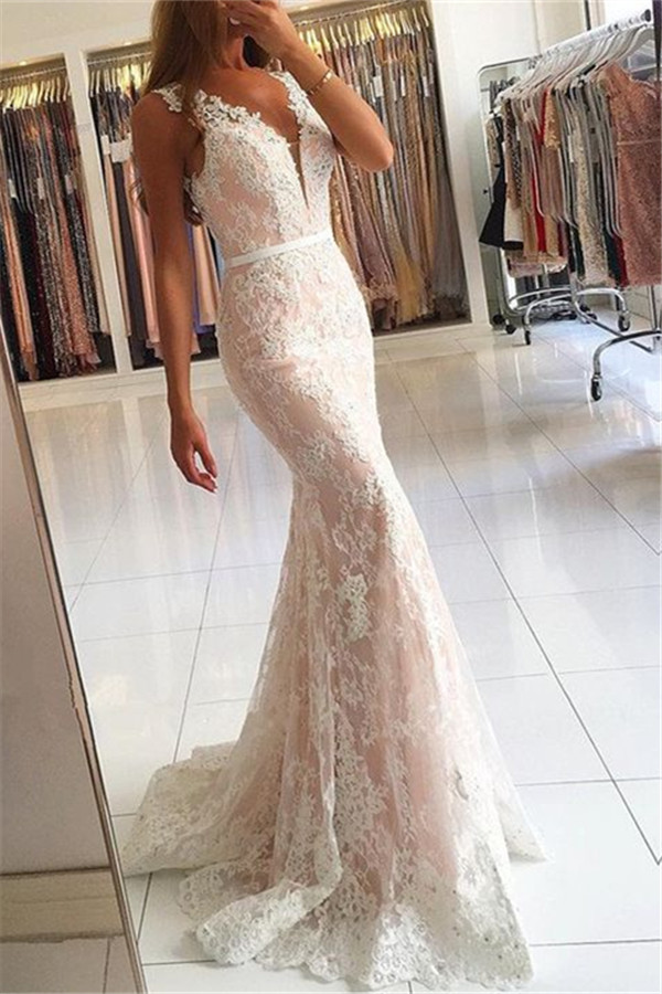 Mermaid V-neck Sleeveless Sweep / Brush Train Formal Dress With Lace 1