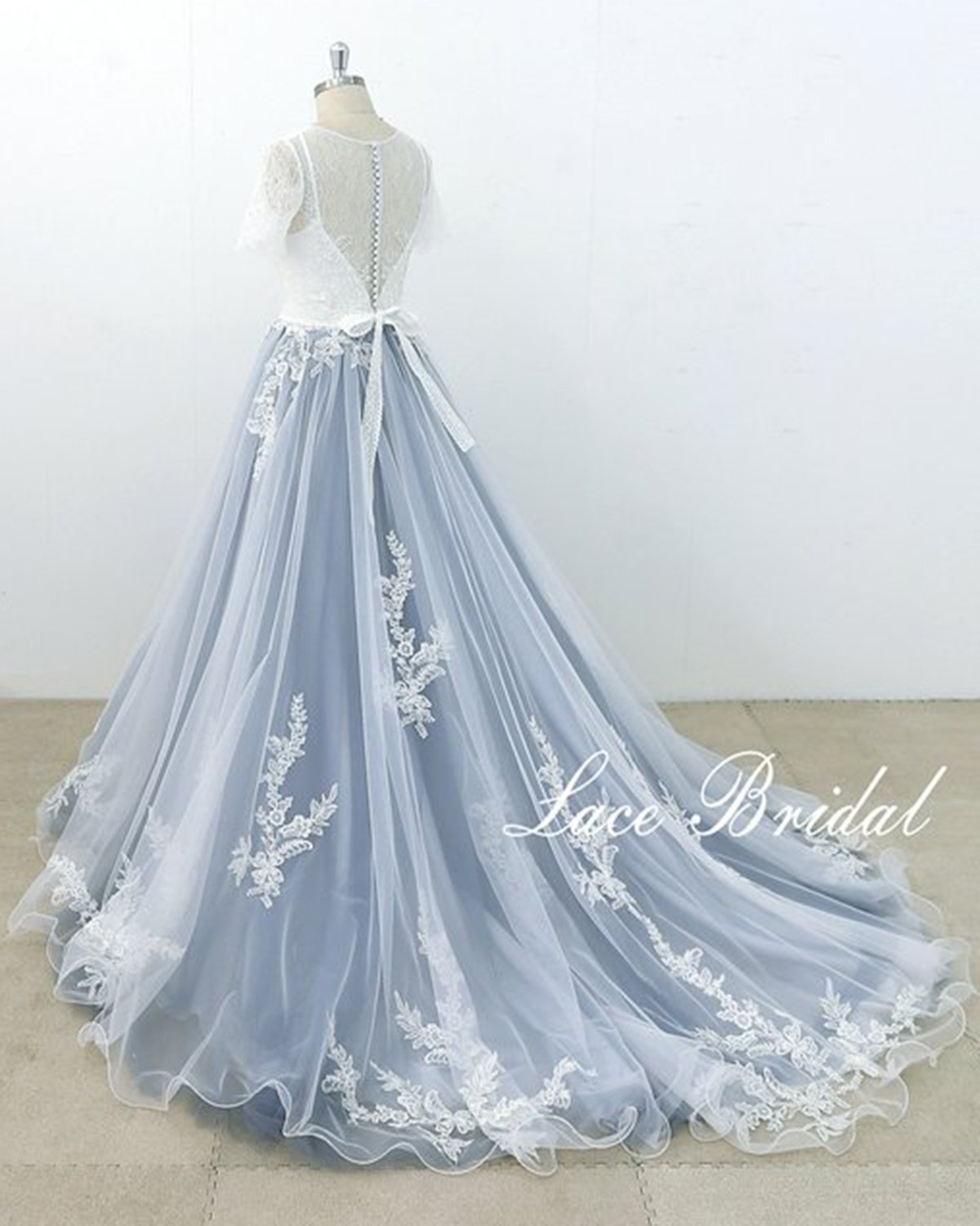 A-line Jewel Neck Short Sleeves Floor-length Tulle Bridal Dress With Lace 3