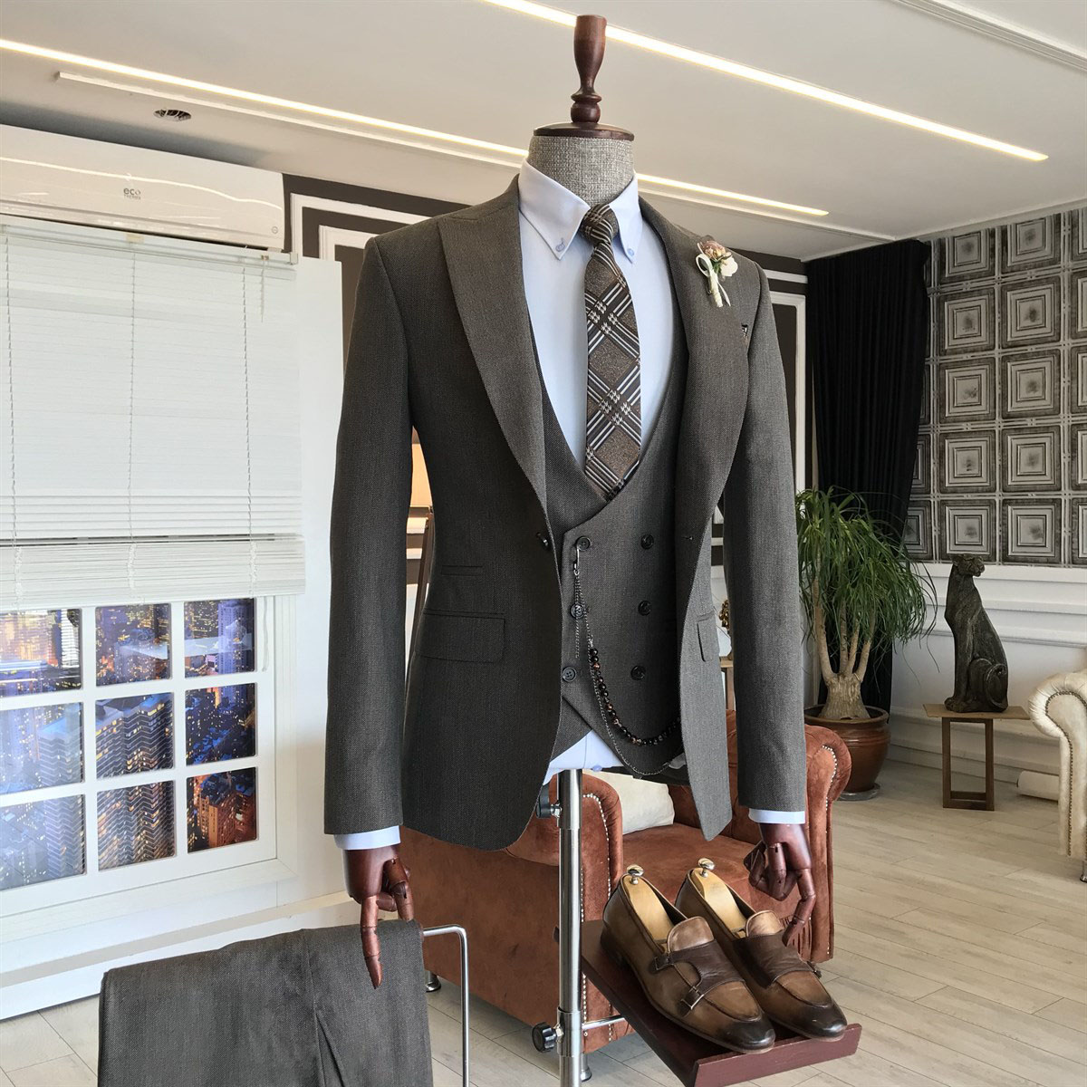 Dark Brown 3-Piece Business Suit with One Button 2